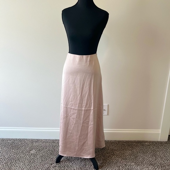 French Connection satin slip skirt in champagne Size XL - Picture 1 of 3